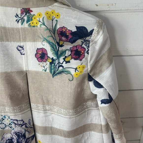 Chico’s Textured Striped Floral Jacket in size 10 Petite - Picture 9 of 11